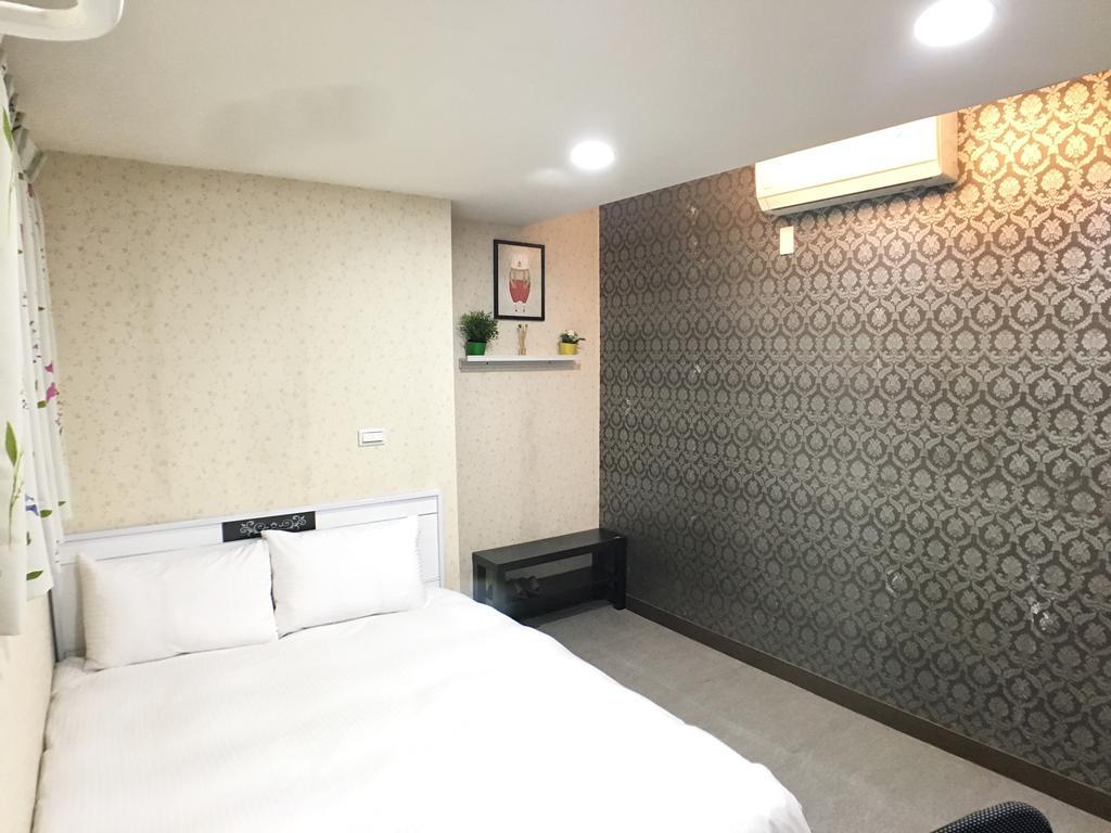 台中市Fongchia Europe IIIアパートメント エクステリア 写真